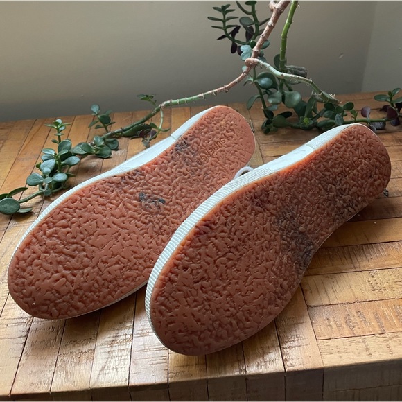 White size 40 Superga sneakers - Picture 2 of 3